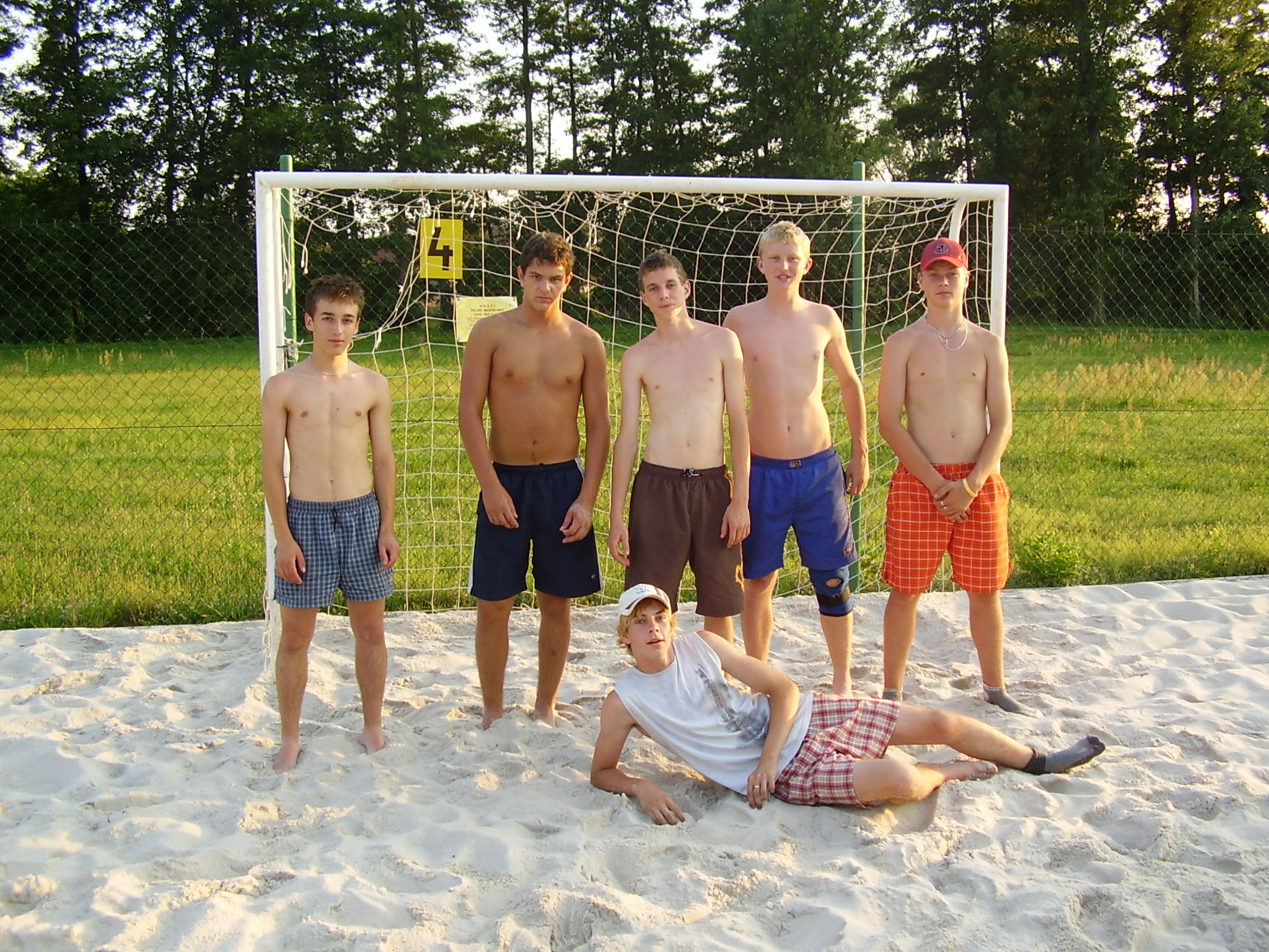 před beach-fotbalem